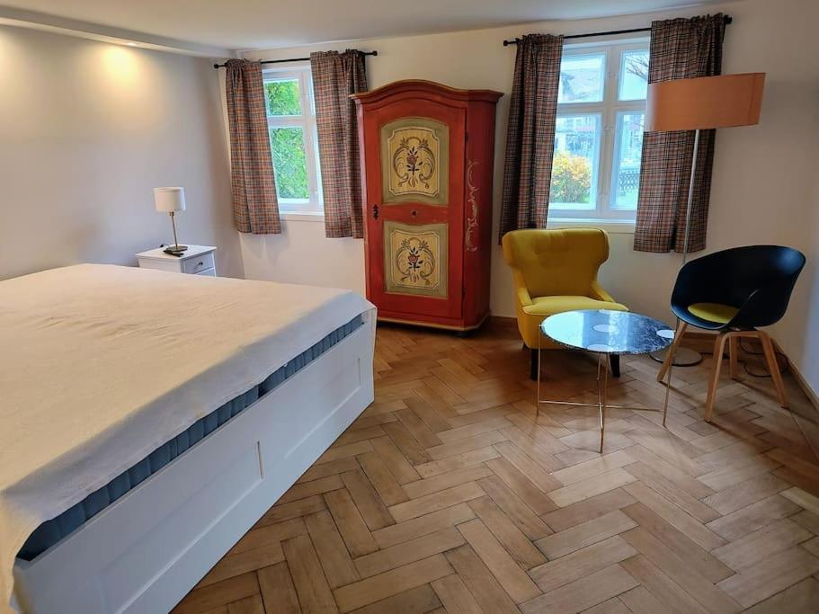 Ferienwohnung Resl - Geschmackvoll Renoviert & Zentral Im Historischen Schindelhaus Оберштауфен Экстерьер фото